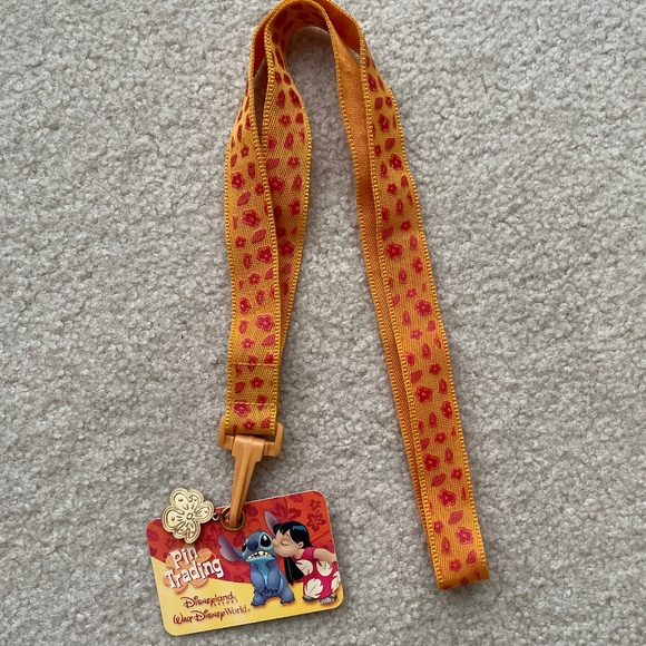 Disney Lilo & Stitch 2004 Official Lanyard Pin Holder Hibiscus Flower Charm - Picture 2 of 8